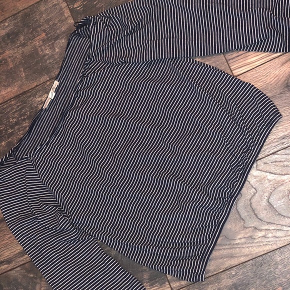 Top - Picture 2 of 3